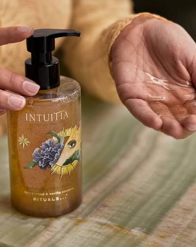 Rituals Intuitia Exfollating Hand Wash Sandalwood & Vanilla Essence