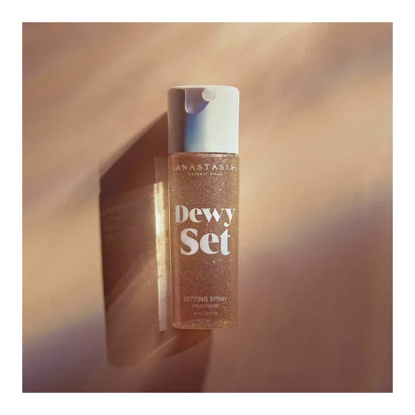 Dewy Set Spray fixateur de maquillage finition glowy