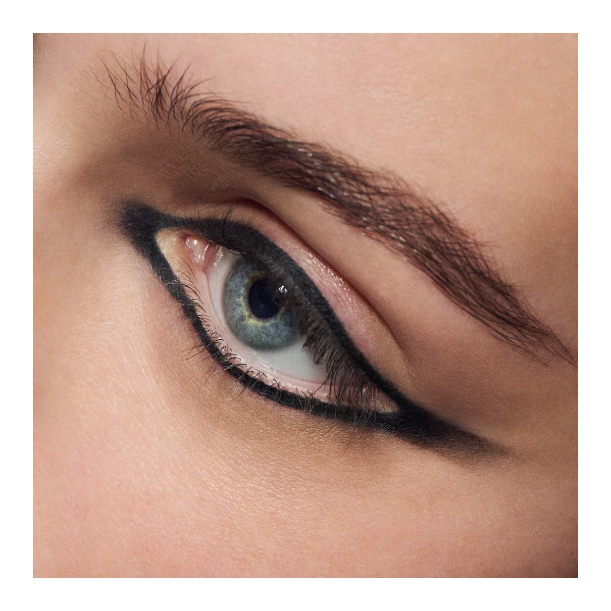 In Extreme Dimension 24HR Kajal Eye Liner